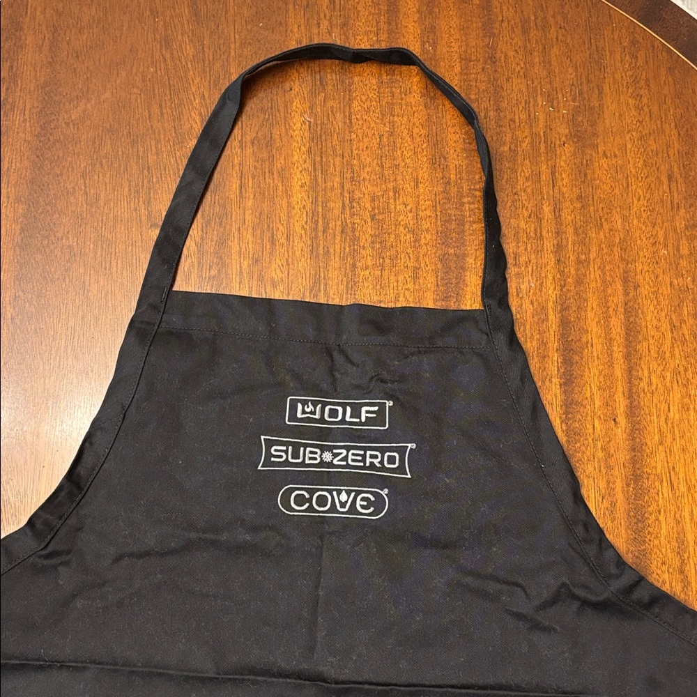 Wolf Apron